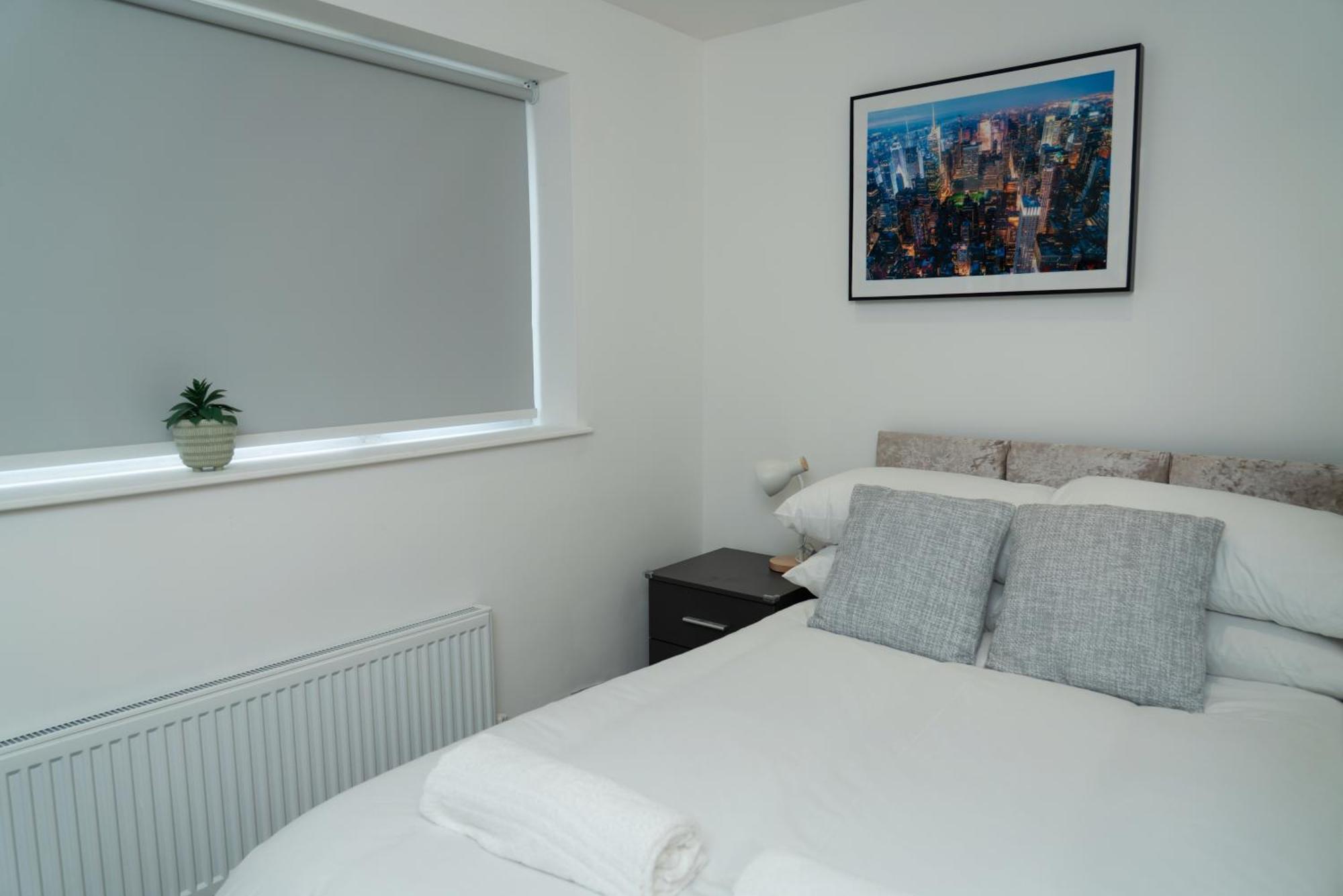 Double Bedroom Near Etihad And Coop Live With Free Parking, Shared Kitchen & Bathroom Manchester Bagian luar foto
