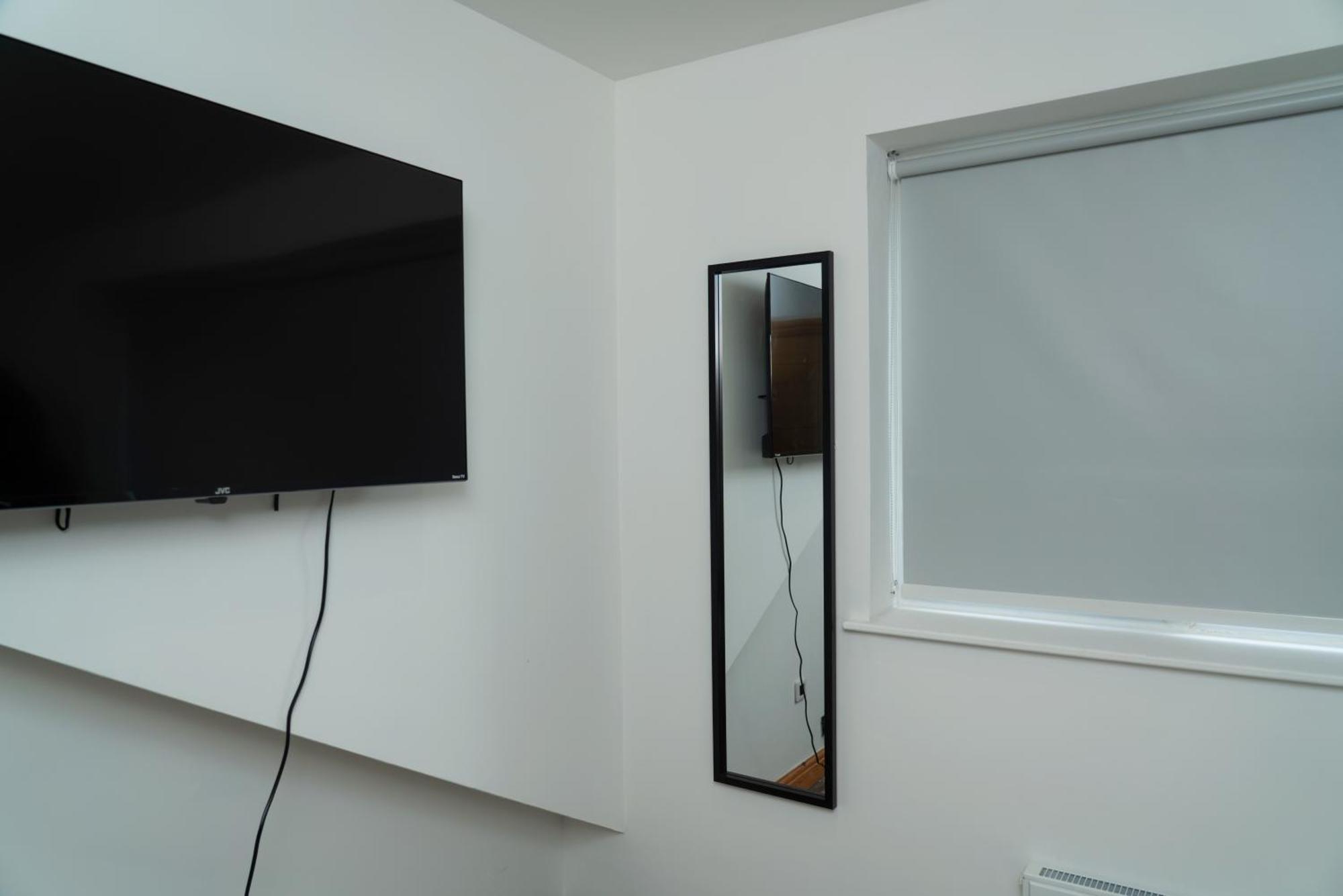 Double Bedroom Near Etihad And Coop Live With Free Parking, Shared Kitchen & Bathroom Manchester Bagian luar foto